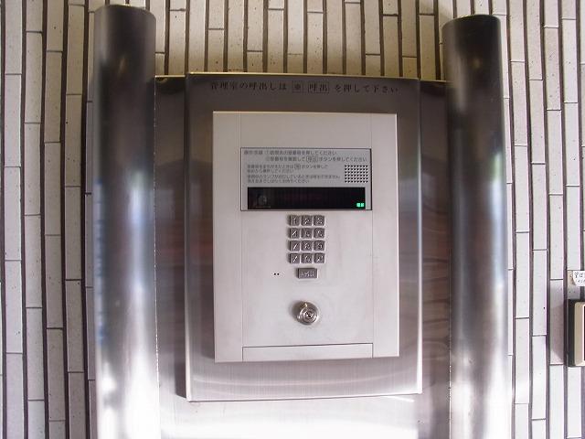 Local appearance photo. Auto-lock equipped