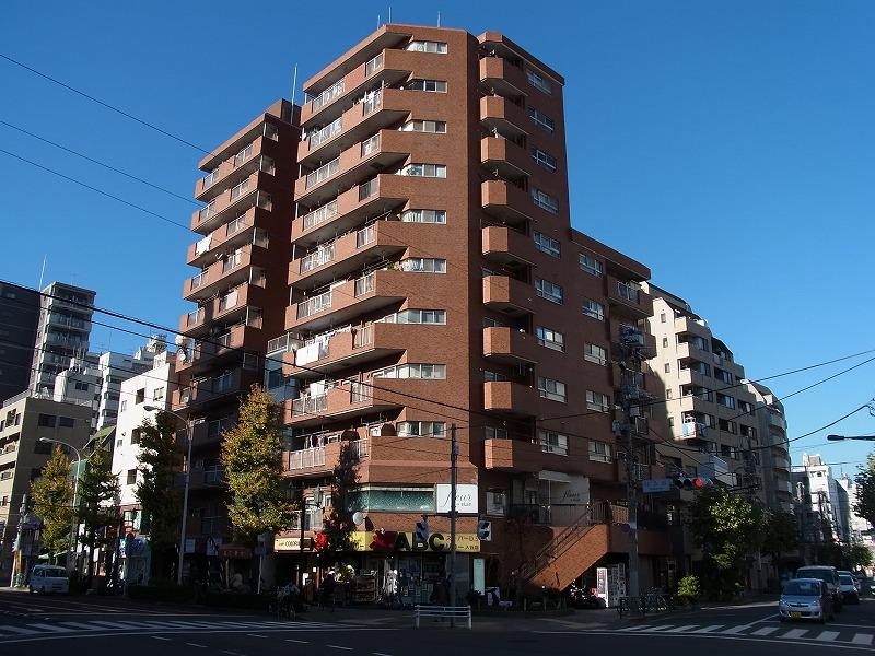 Local appearance photo. "Iriya" is a good location, a 2-minute walk from the station.