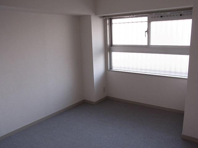 Non-living room. North of the Western-style