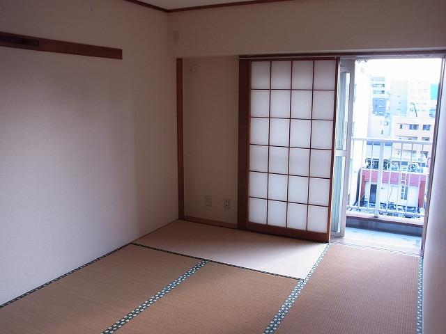 Non-living room. About 6.0 tatami Japanese-style room
