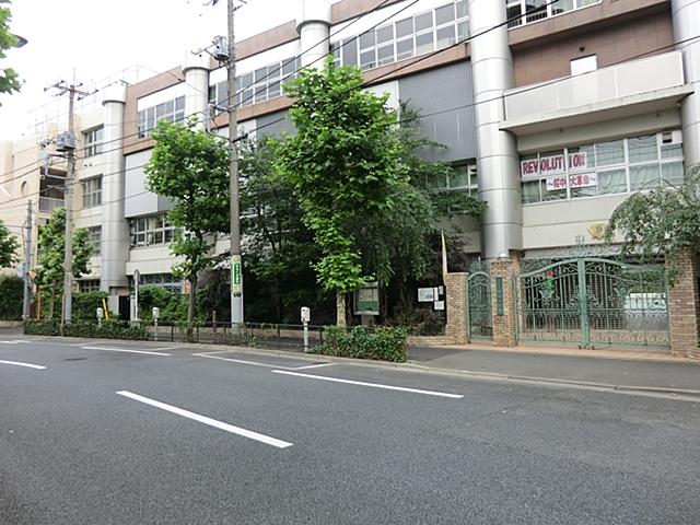 Junior high school. 400m to Taito Ward Sakurabashi Junior High School