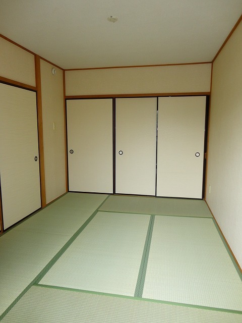 Other Equipment. Is a Japanese-style room