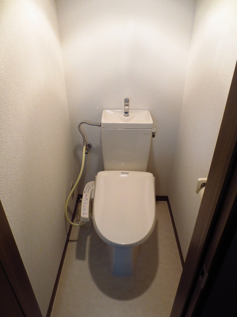 Toilet. Now it has a washing toilet seat ☆