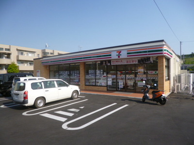 Convenience store. 190m to Seven-Eleven (convenience store)