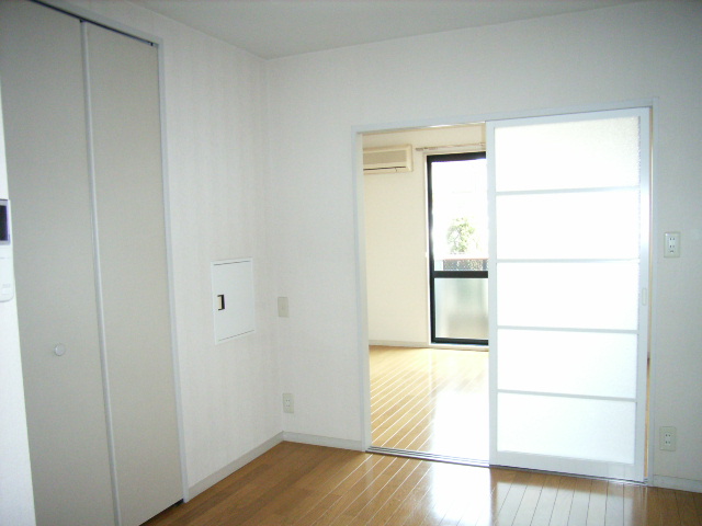 Living and room. Western-style 6.5 Pledge + DK6 Pledge! It is spacious floor plan. 