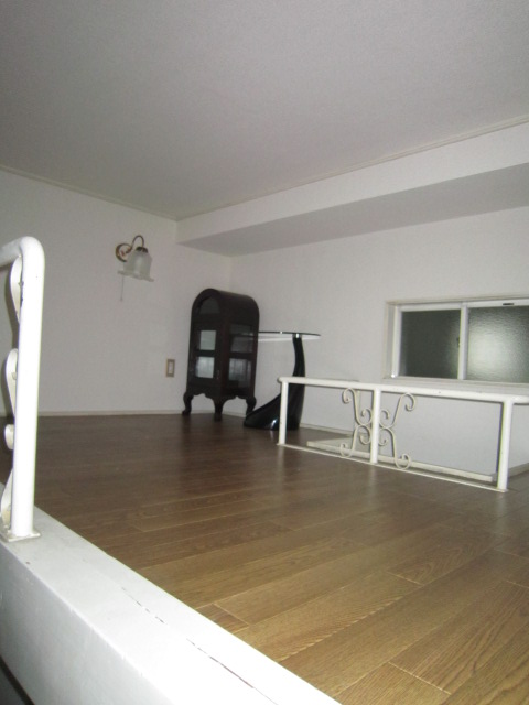 Other room space. Plenty of loft ☆