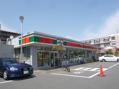 Convenience store. 324m until Thanksgiving (convenience store)