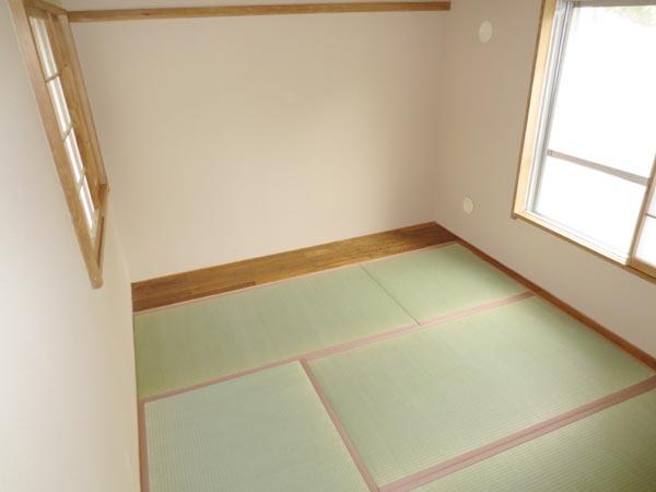 Non-living room. First floor Japanese-style room 4.5 Pledge