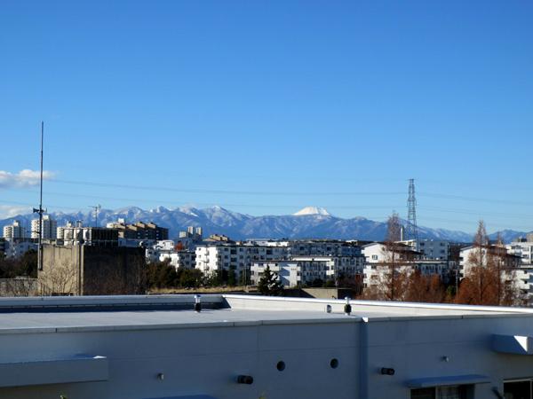 View photos from the dwelling unit. Is the view from the balcony. Mount Fuji is visible in good weather.