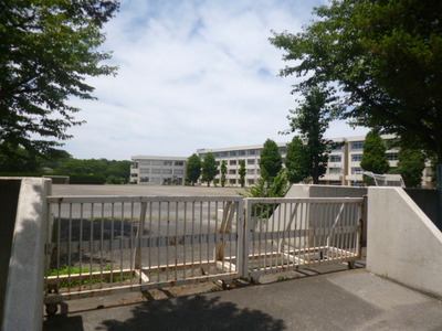 Junior high school. Wada 1042m until junior high school (junior high school)