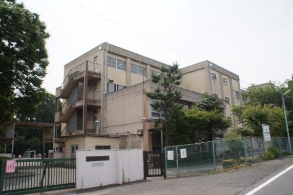 Primary school. Higashiteragata until elementary school 620m