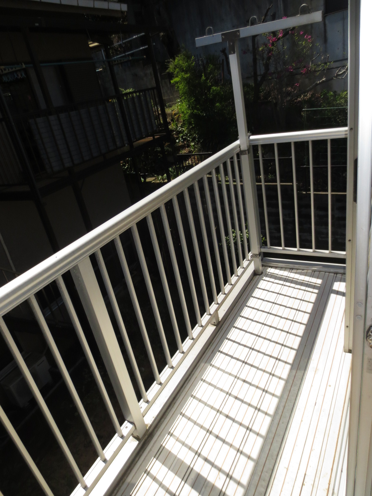 Balcony. Daylighting ・ Excellent lattice type to ventilation ☆ 