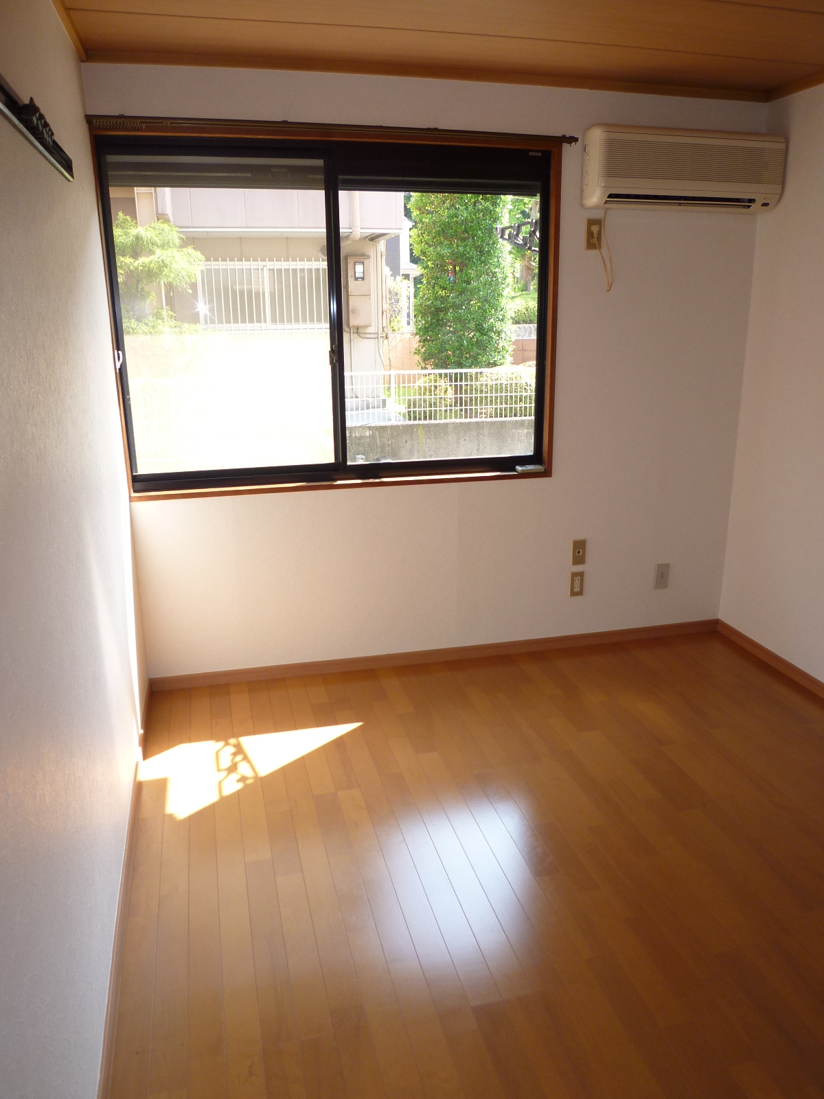 Living and room. We change the Japanese style to Western-style (flooring)!