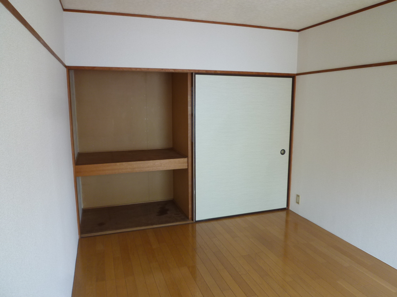 Living and room. Tatami some 6 Pledge amount is "6 Pledge".