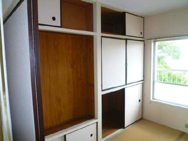 Non-living room. North 4.5 Pledge is the storage of Japanese-style room.