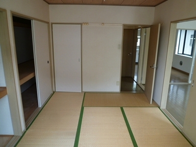 Other room space. Calm and there is a Japanese-style room