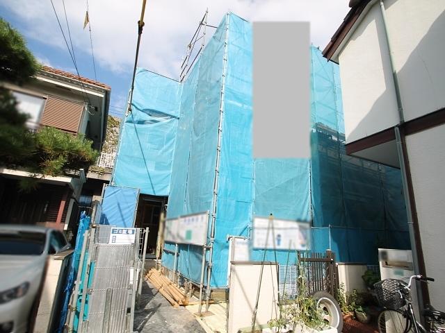 Local appearance photo. 1 Building During construction