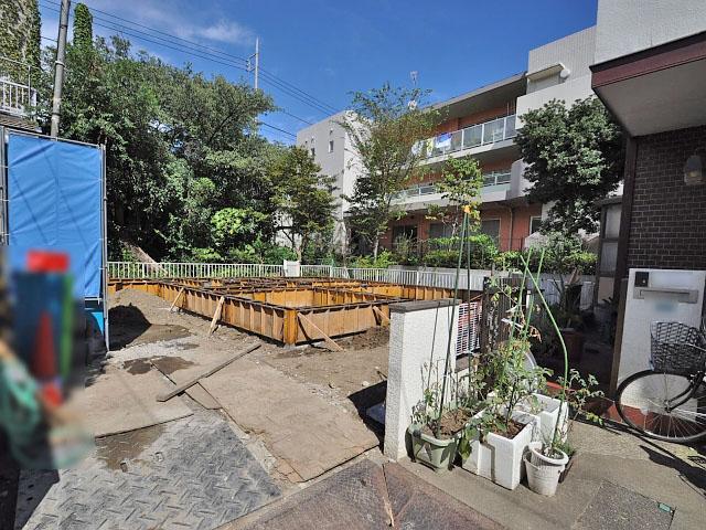 Local appearance photo. 1 Building Time basis