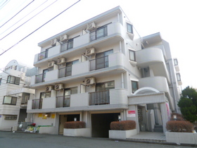 Building appearance. Reinforced concrete apartment in a quiet residential area