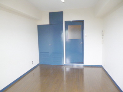 Other room space. Popular flooring also Pikkapika