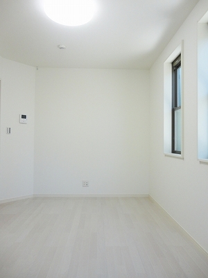 Other room space. It is beautiful in the room in which the white tones