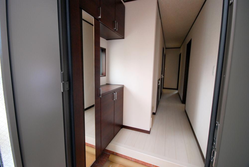 Entrance. Local (September 2013) Shooting