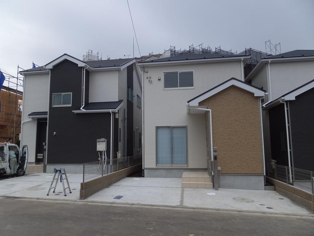 Local appearance photo. (11 May 2011) Shooting