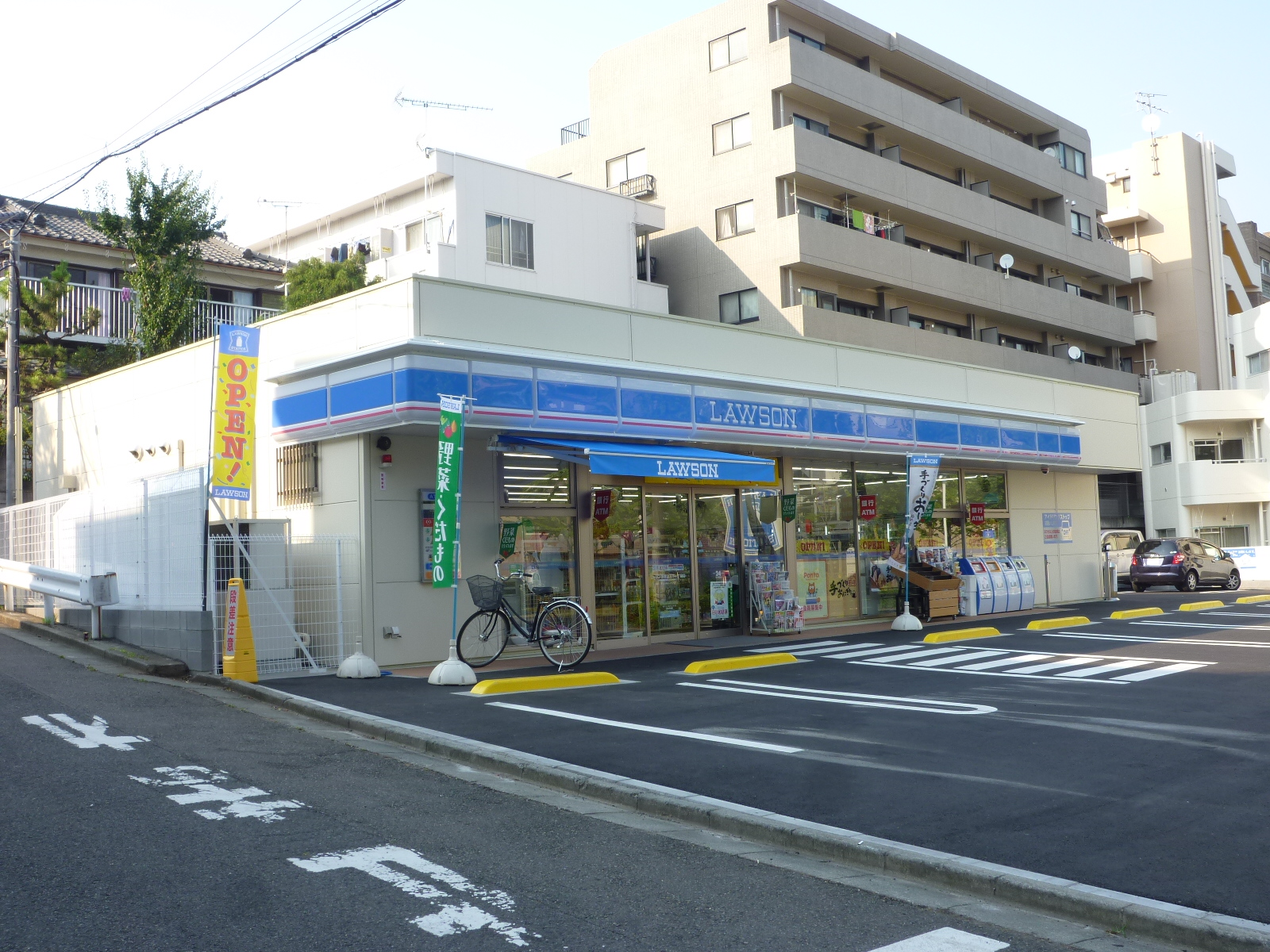 Convenience store. 250m to Lawson Tama San'noshita store (convenience store)