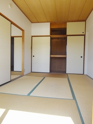 Other room space. It can also be used as a 12 pledge connect Japanese-style room 2 rooms