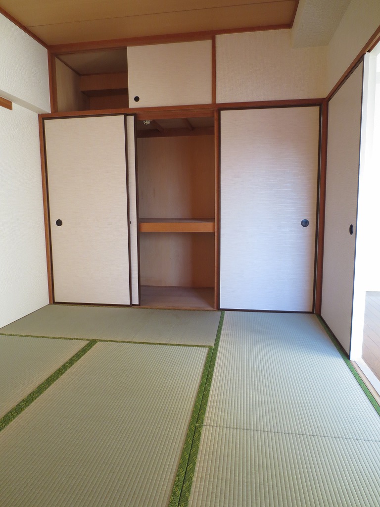 Living and room. Presence of mind is a tatami room