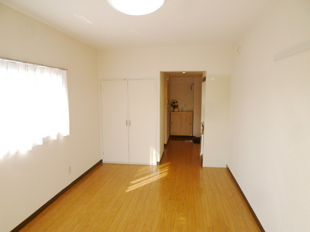 Other room space. For the corner room, The window is the two have bright rooms