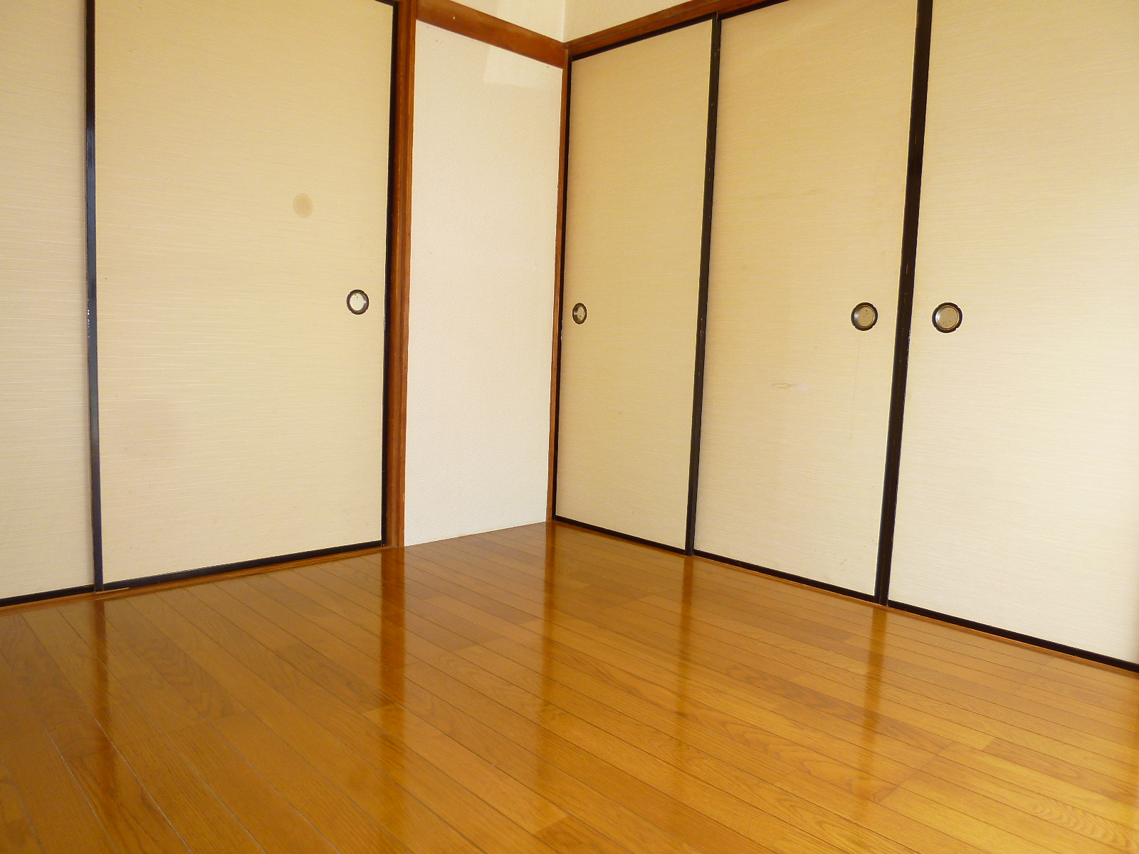 Living and room. The room is separate them by sliding door