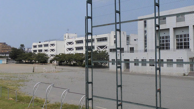 Junior high school. 220m until Tama junior high school (junior high school)