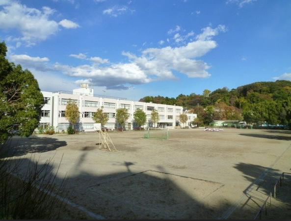 Primary school. 1269m until Tama Municipal Nagayama Elementary School