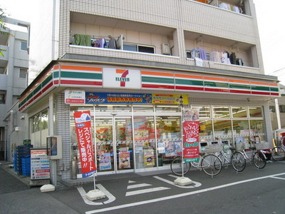 Convenience store. Seven-Eleven 830m until Teikyo before the store (convenience store)