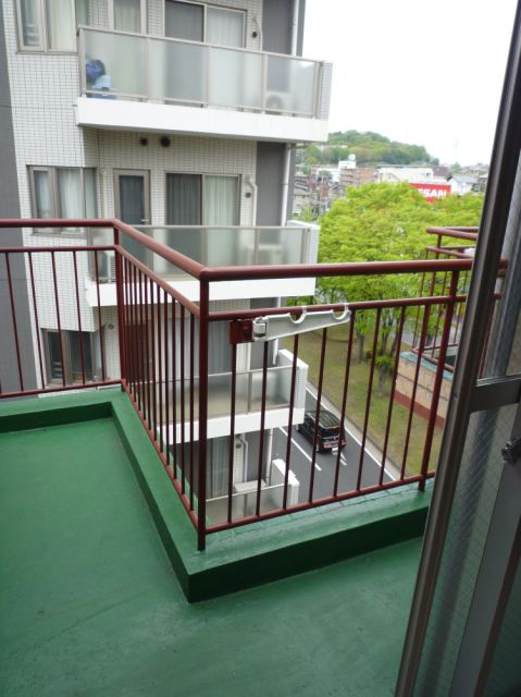 Balcony. L-shaped veranda
