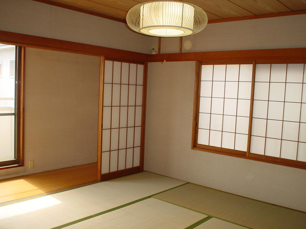 Other room space. Second floor of bright Japanese-style room