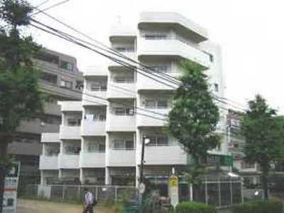 Building appearance. It is a reinforced concrete apartment