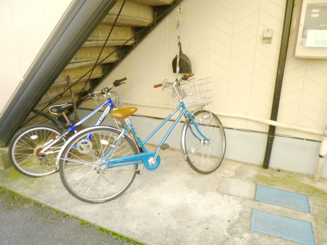 Other common areas. There bicycle parking space