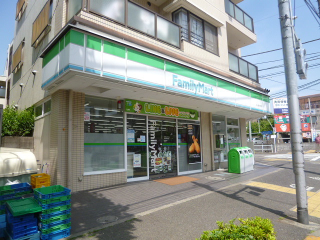 Convenience store. 250m to Family Mart (convenience store)