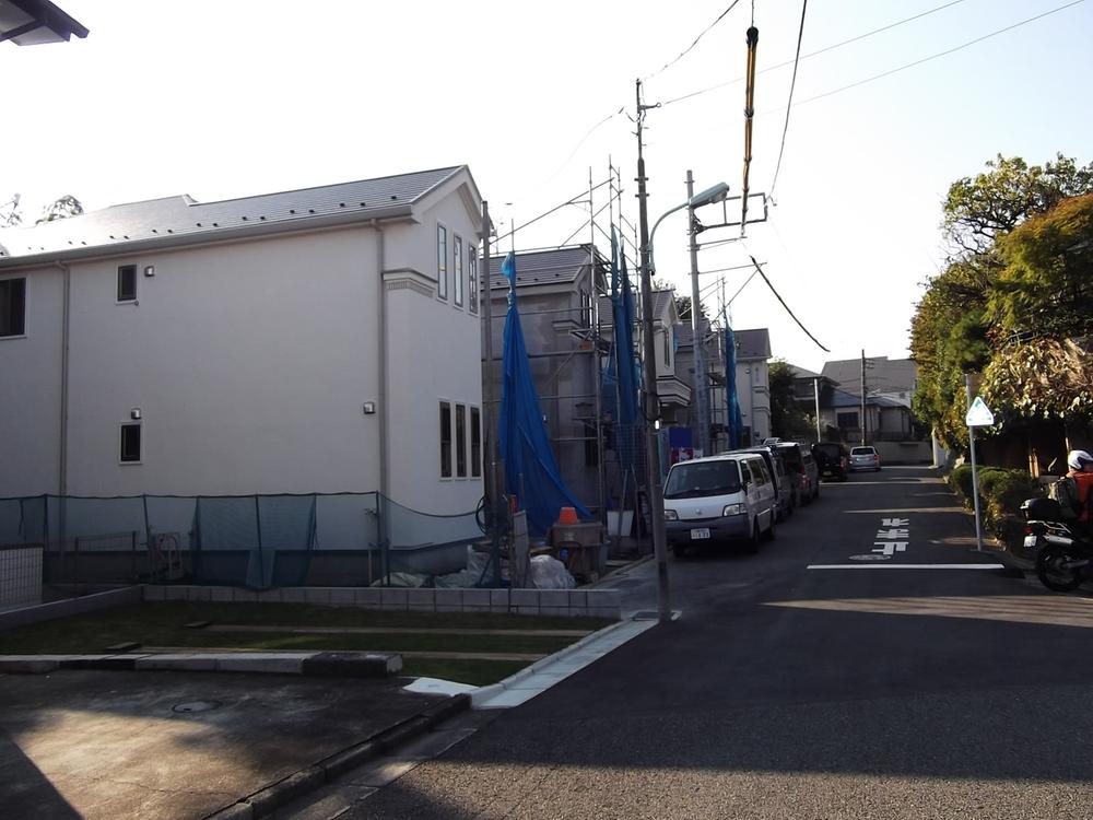 Local photos, including front road. A local from the northwest side