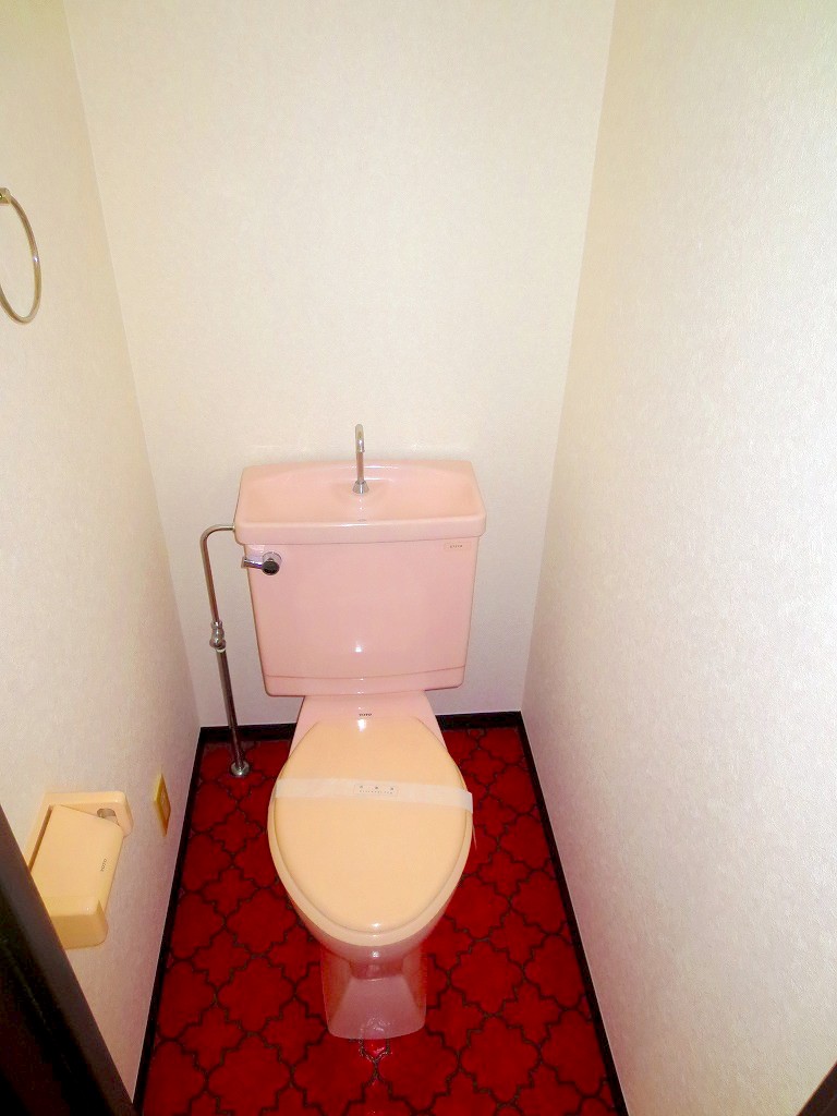 Toilet. Cleaning toilet seat attached correspondence ☆ 