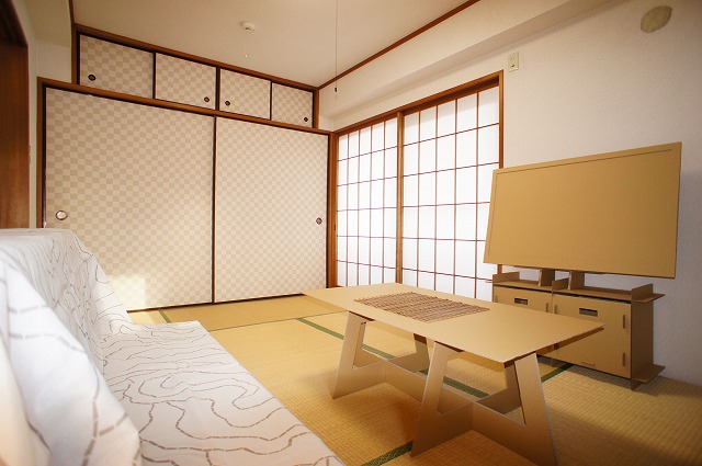 Living and room. Sum living or style you like in the winter, kotatsu?