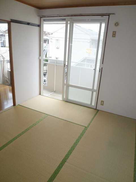 Other room space.  ☆ Japanese-style room to settle ☆