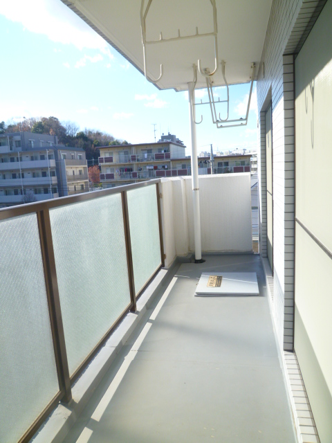 Balcony. Balcony with depth. Good laundry per yang also dry well