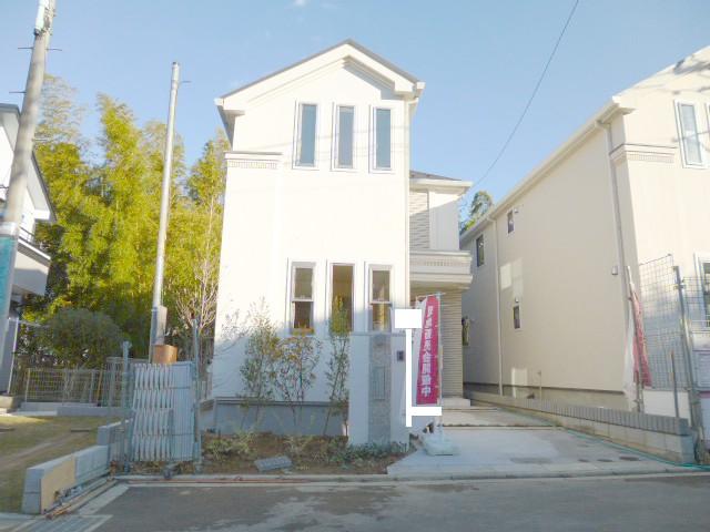 Local appearance photo. 1 Building appearance of