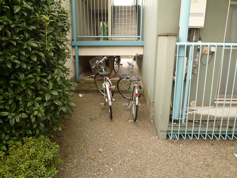 Other common areas. Moped bike parked is possible