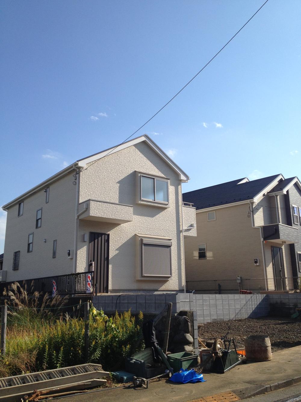 Local appearance photo. Local (11 May 2013) Shooting