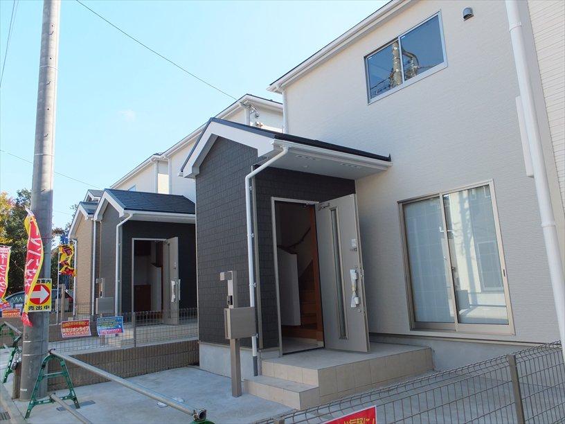 Local appearance photo. Local (11 May 2013) Shooting