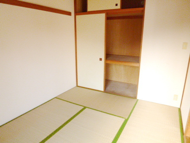 Other Equipment. Armoire ・ With upper closet